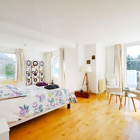 Aux Premières Loges