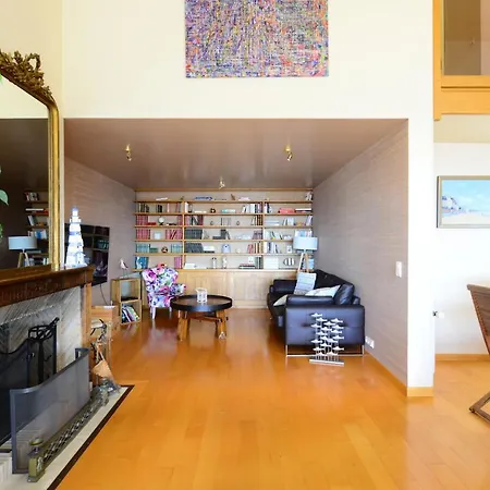 Aux Premieres Loges *