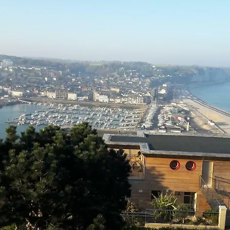 Aux Premieres Loges *